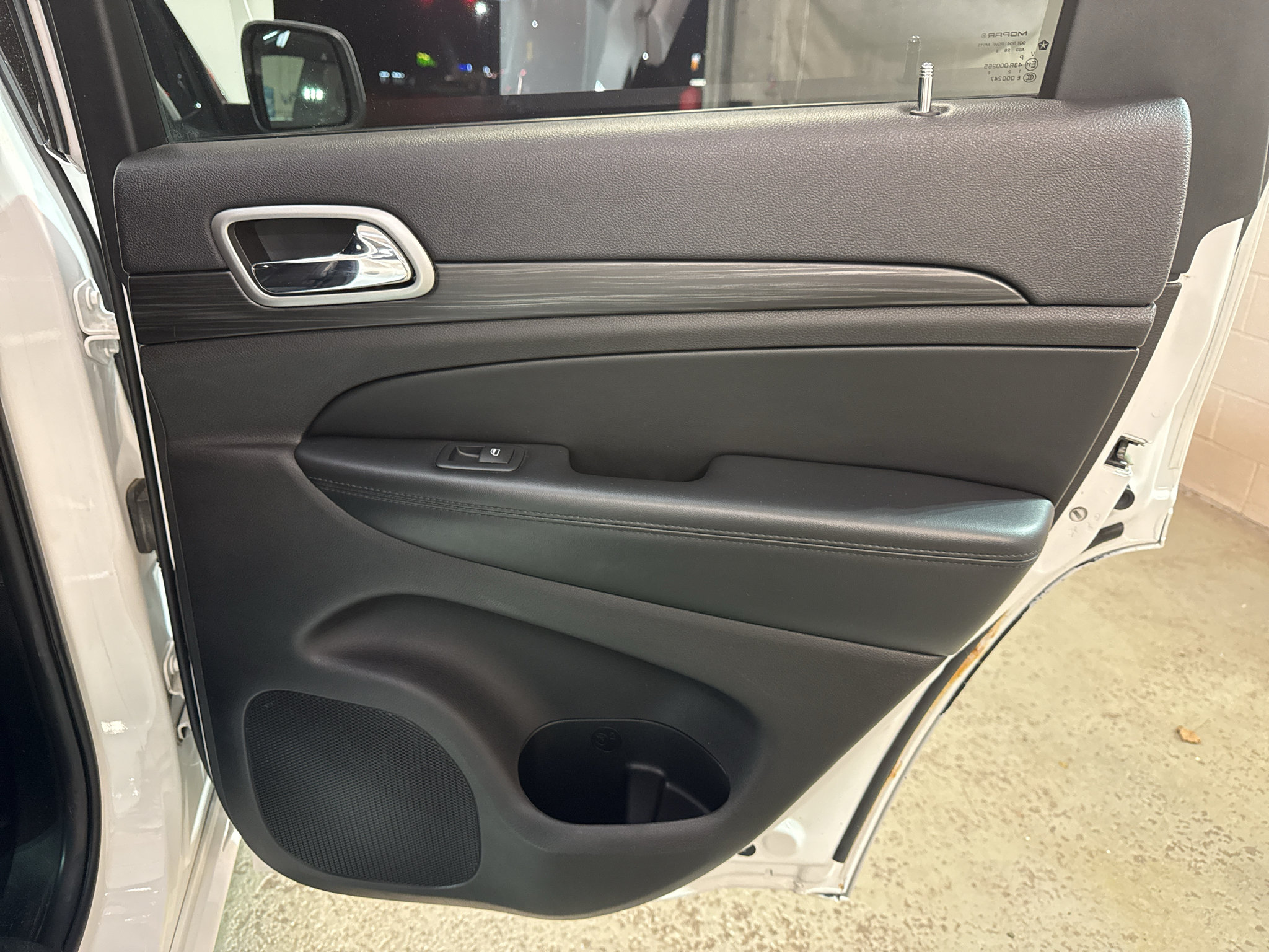 Used 2019 Jeep Grand Cherokee Altitude AWD/4WD image 26