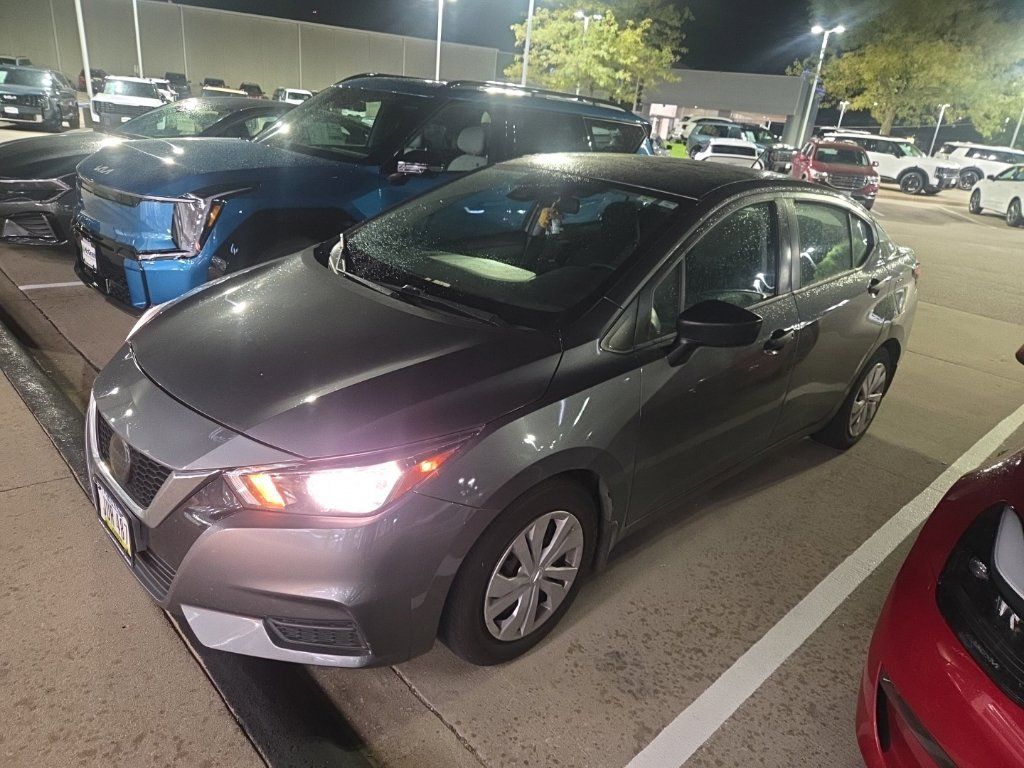 Used 2020 Nissan Versa S w/ Trunk Package FWD image 2