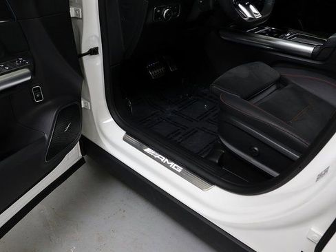 Certified 2025 Mercedes-Benz GLA 35 AMG 4MATIC image 27