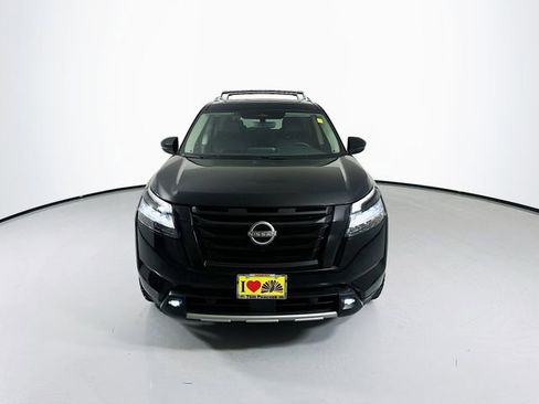 Used 2024 Nissan Pathfinder SL w/ SL Premium Package image 4