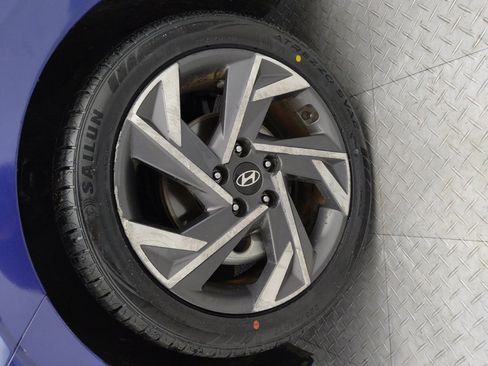 Used 2025 Hyundai Elantra SEL FWD image 31