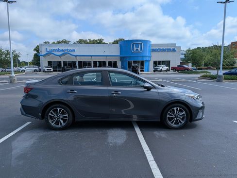 Used 2024 Kia Forte LXS FWD image 2