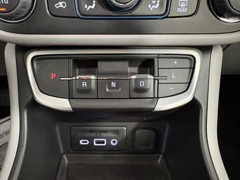 Used 2023 GMC Terrain SLT w/ Infotainment Package II FWD image 29