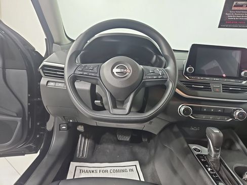 Certified 2025 Nissan Altima 2.5 S FWD image 15