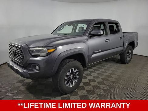 Used 2020 Toyota Tacoma TRD Off-Road w/ TRD Premium Off Road Package AWD/4WD image 3