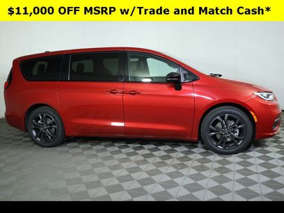 New 2026 Chrysler Pacifica Select