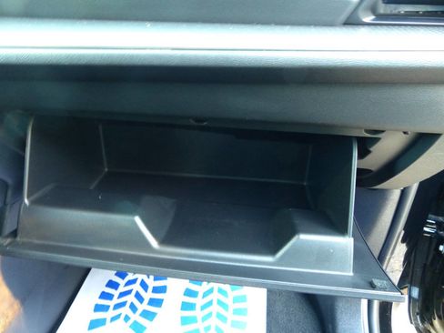 Used 2024 Chevrolet Traverse LT w/ Midnight/Sport Edition image 49