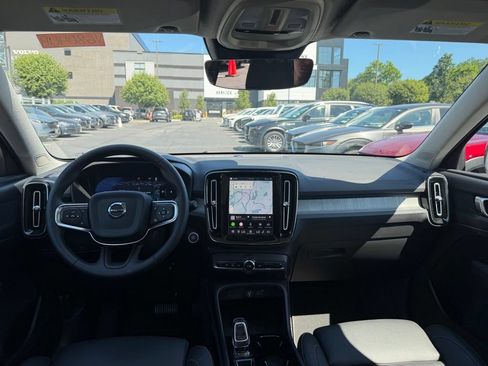 Used 2026 Volvo XC40 B5 Plus AWD/4WD image 5