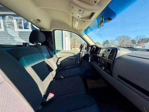 Used 2011 GMC Sierra 1500 W/T image 18