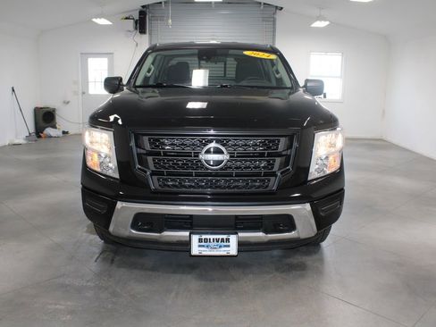 Used 2024 Nissan Titan SV image 18