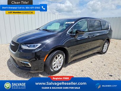 Used 2026 Chrysler Pacifica Select