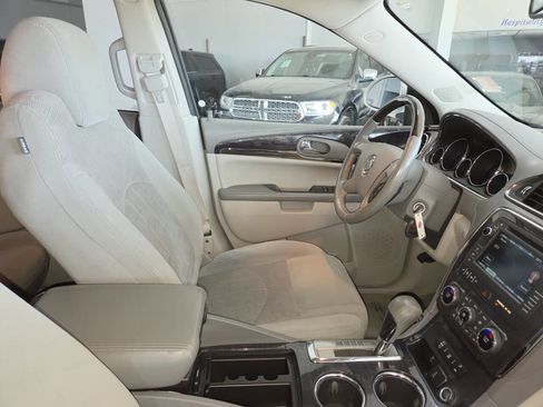 Used 2017 Buick Enclave Convenience FWD image 31