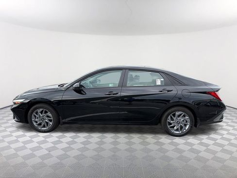 Used 2026 Hyundai Elantra Hybrid FWD image 8