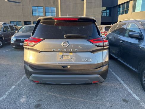Used 2023 Nissan Rogue SV image 7