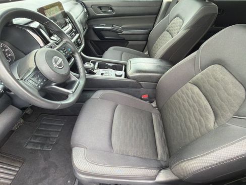 Used 2025 Nissan Pathfinder SV AWD/4WD image 5