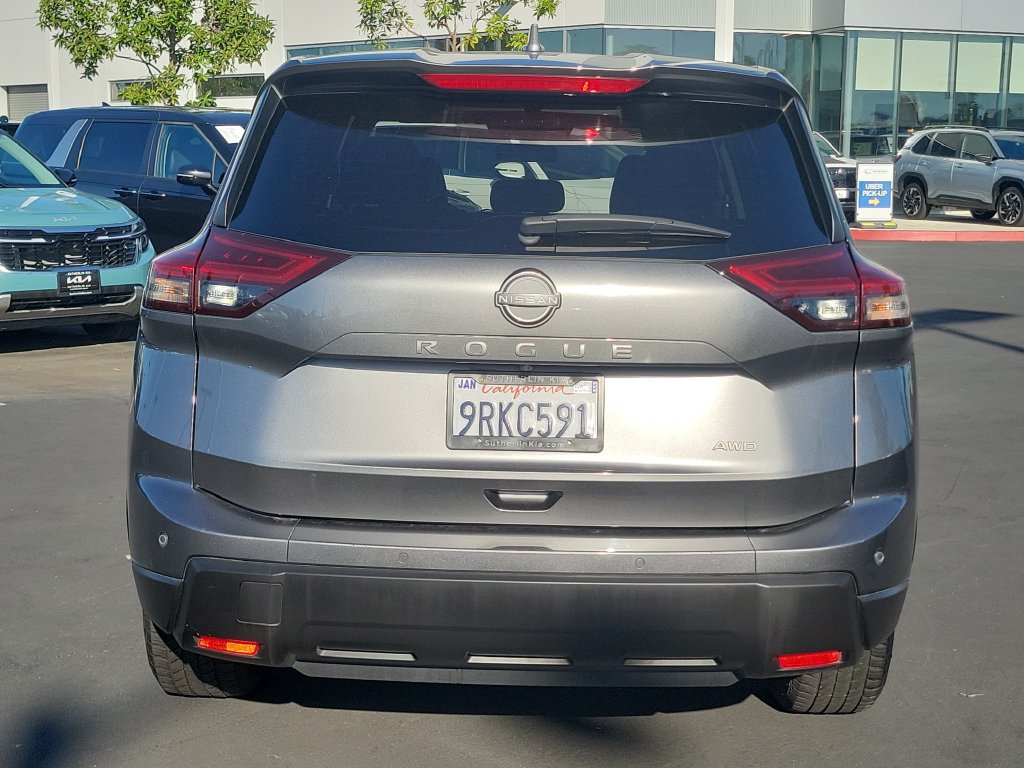 Used 2025 Nissan Rogue SV AWD/4WD image 5