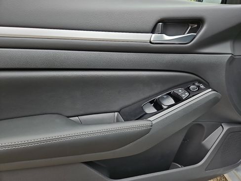 New 2025 Nissan Altima 2.5 SL image 10