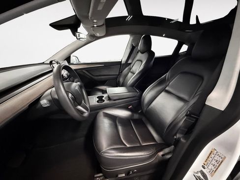 Used 2023 Tesla Model Y Long Range image 11