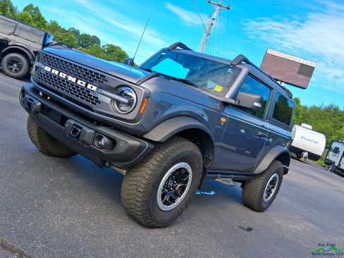 Used 2023 Ford Bronco Badlands w/ Sasquatch Package AWD/4WD image 23