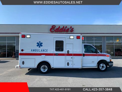 Used 2014 Chevrolet Express 4500 w/ Ambulance Package image 1