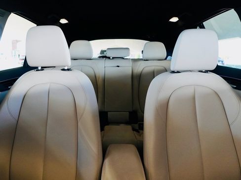 Used 2021 BMW X1 xDrive28i w/ Premium Package image 9