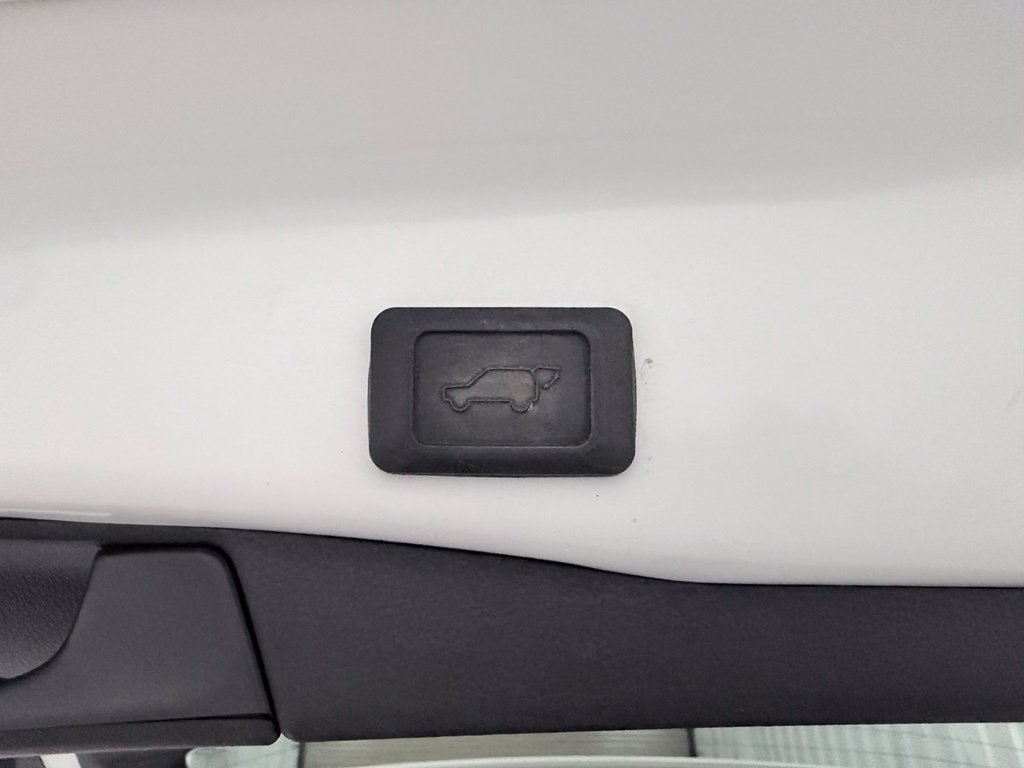 Used 2023 Toyota RAV4 XLE Premium FWD image 31