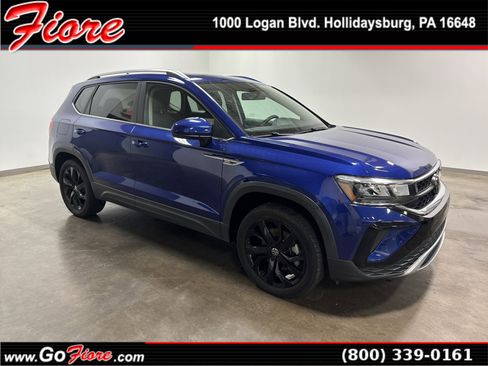 Certified 2022 Volkswagen Taos SE image 1