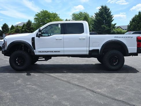 New 2026 Ford F250 Lariat w/ Black Appearance Package AWD/4WD image 9