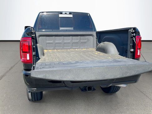 Used 2025 RAM 2500 Laramie image 32