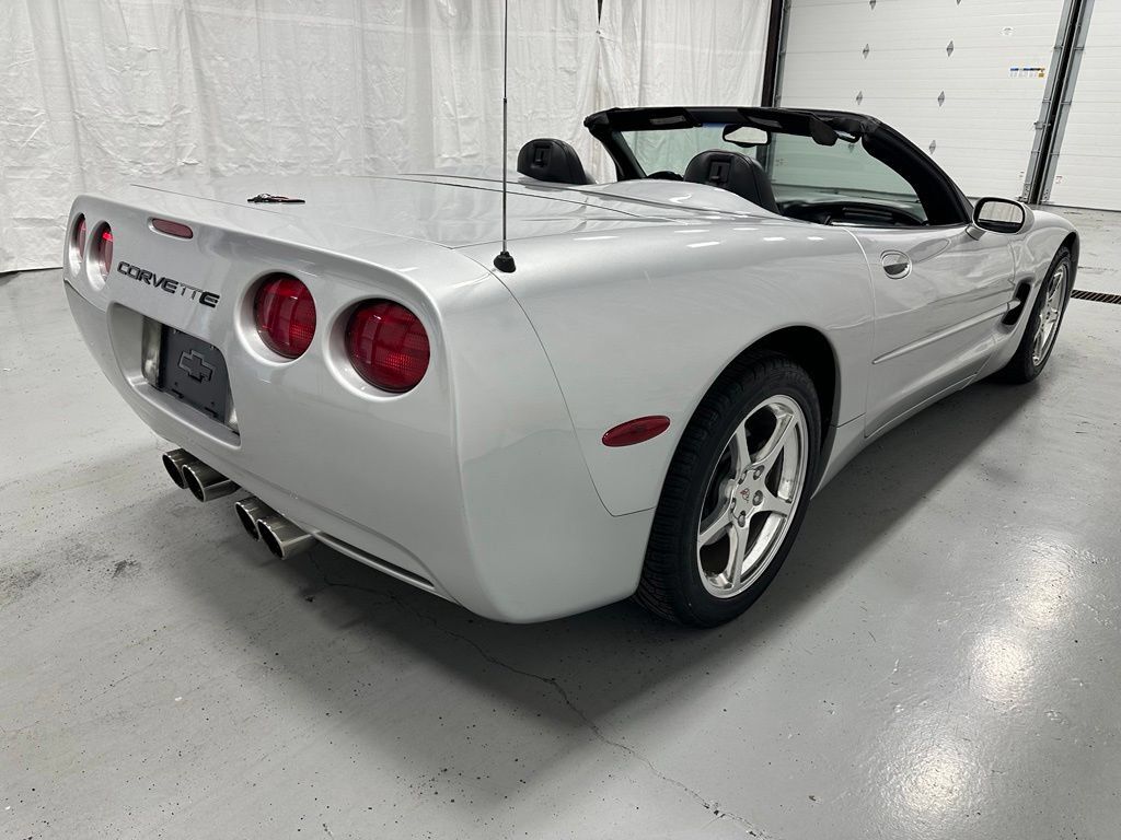 Used 2001 Chevrolet Corvette Convertible w/ Preferred Equipment Group2 RWD image 7