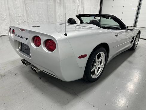Used 2001 Chevrolet Corvette Convertible w/ Preferred Equipment Group2 RWD image 7