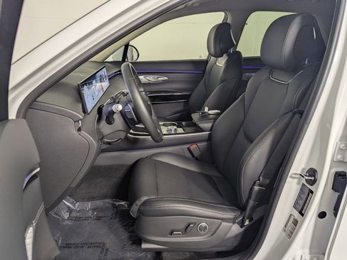 Used 2026 Genesis GV70 2.5T image 12