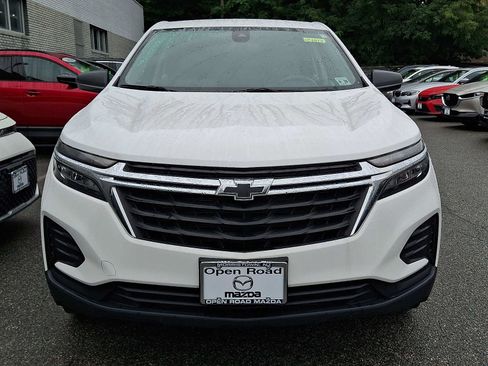 Used 2023 Chevrolet Equinox LS AWD/4WD image 2