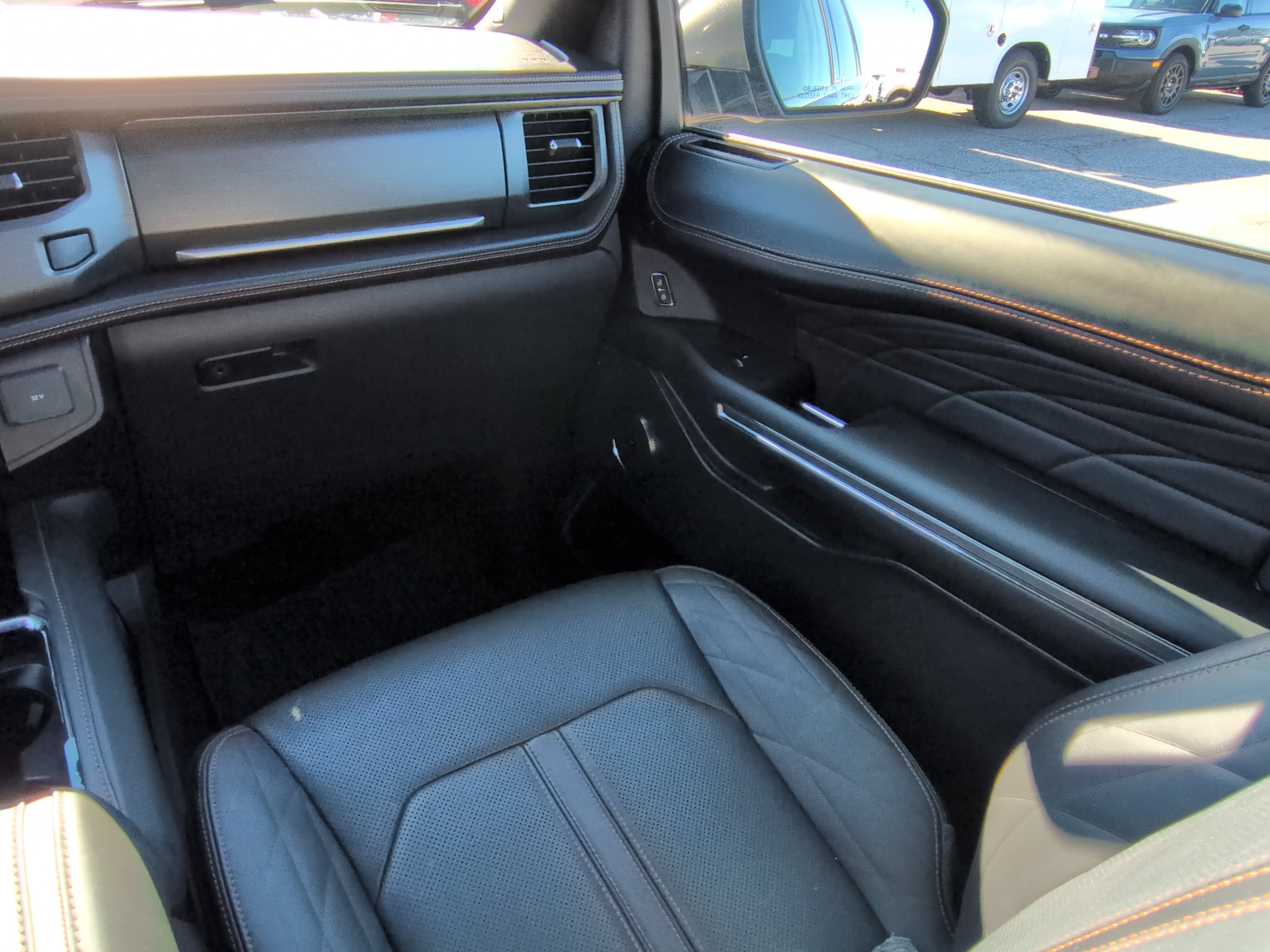 Certified 2023 Ford Expedition Max Platinum RWD image 15