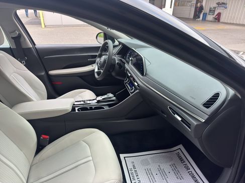 Used 2023 Hyundai Sonata SEL image 16
