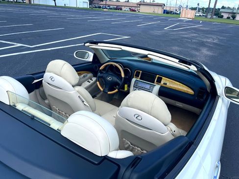 Used 2005 Lexus SC 430 Convertible image 19