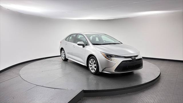Used 2025 Toyota Corolla LE FWD image 11