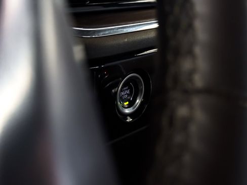 Used 2024 GMC Sierra 1500 SLT w/ SLT Convenience Package image 48