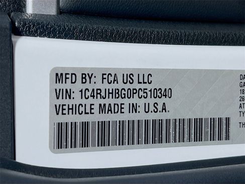 Used 2023 Jeep Grand Cherokee Limited image 29