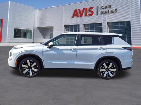 Used 2025 Mitsubishi Outlander SE AWD/4WD image 10