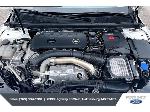 Used 2025 Mercedes-Benz CLA 250 4MATIC image 9