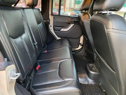 Used 2016 Jeep Wrangler Unlimited Rubicon w/ Dual Top Group image 24