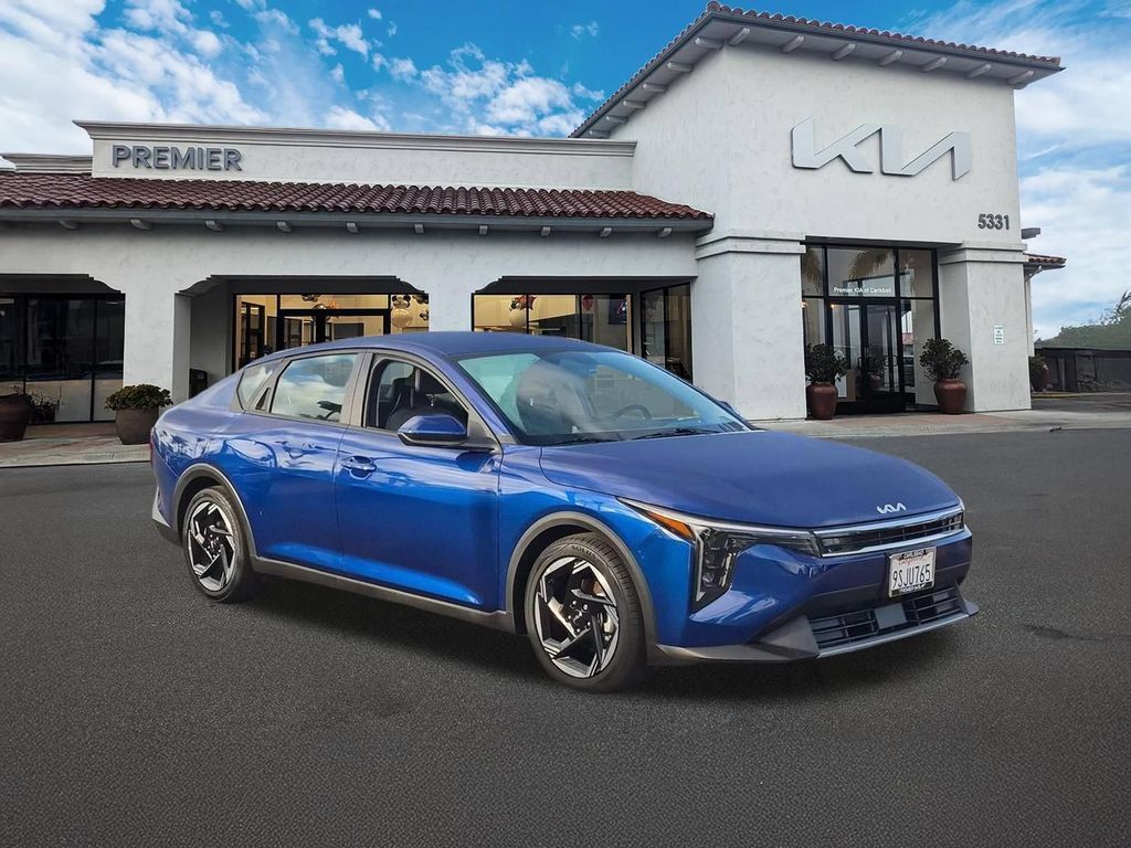 Certified 2025 Kia K4 EX FWD image 2