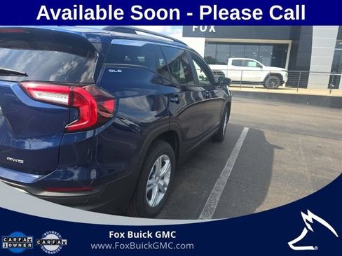 Used 2023 GMC Terrain SLE w/ Driver Convenience Package AWD/4WD image 4