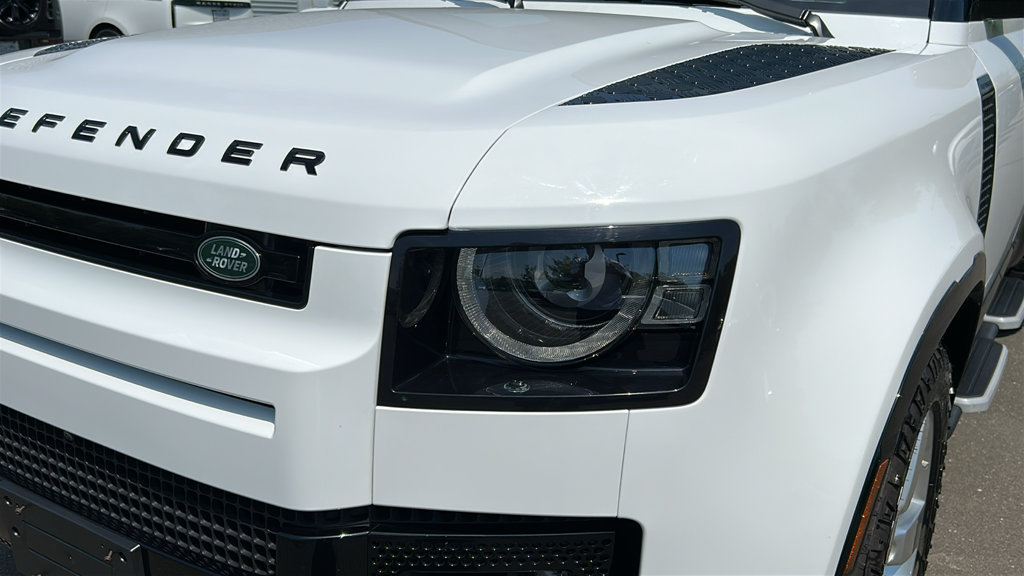 Used 2024 Land Rover Defender 110 X-Dynamic SE AWD/4WD image 7