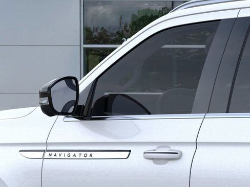 New 2026 Lincoln Navigator L Premier image 20
