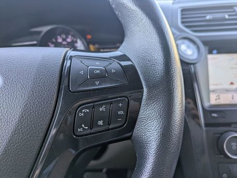 Used 2018 Ford Explorer XLT w/ Equipment Group 202A image 31