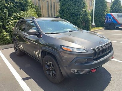 Used 2017 Jeep Cherokee Trailhawk w/ Comfort/Convenience Group