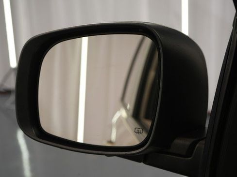 Used 2013 Dodge Grand Caravan SXT image 29