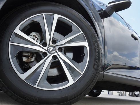 Certified 2025 Lexus RX 350 FWD w/ Accessory Package image 11
